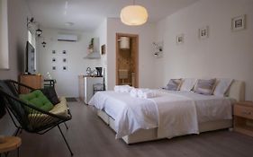 Woodgreen Studio 4*
